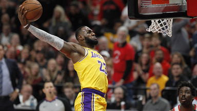 NBA: efektowne wsady i porażka LeBrona Jamesa w debiucie dla Los Angeles Lakers