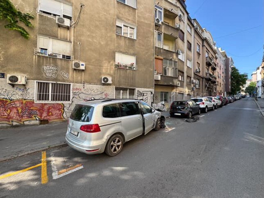 Saobraćajna nesreća na Starom gradu: Uništena četiri automobila