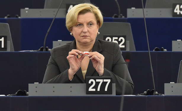 Bijący w Kreml raport europosłanki PiS znalazł uznanie na forum UE. Bruksela wzywa do zwalczania wrogiej propagandy