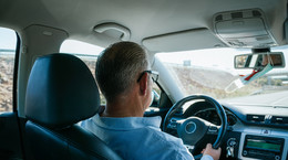 Nagła zmiana kierunku jazdy to jedna z oznak możliwej demencji zaobserwowana w badaniu