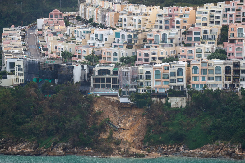 Ulewne deszcze i osunięcia ziemi oznaczają kłopoty dla wielomilionowych nieruchomości na wybrzeżu Hongkongu