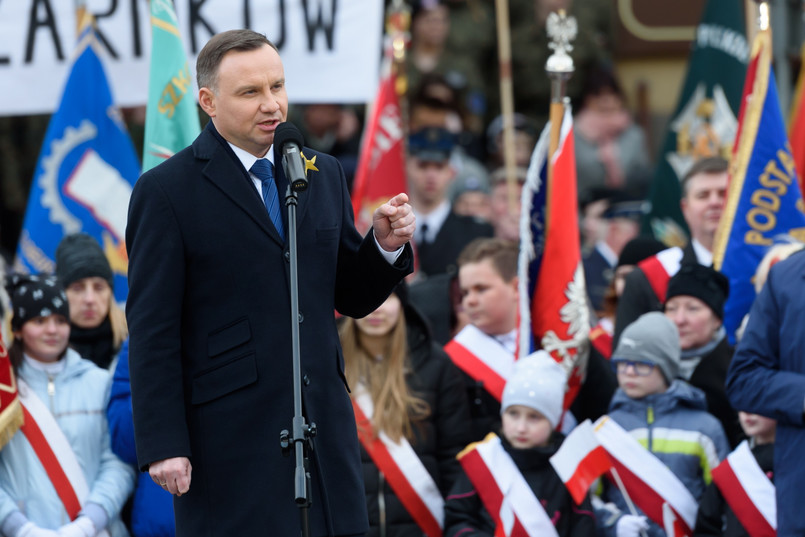 Prezydent Andrzej Duda przemawia podczas spotkania z mieszkańcami Obornik