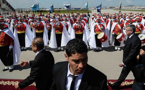 Na marsz do Tunisu przyleciał prezydent Bronisław Komorowski. Przylecieli także m.in. prezydent Francji Francois Hollande, premier Włoch Metteo Renzi i palestyński przywódca Mahmud Abbas