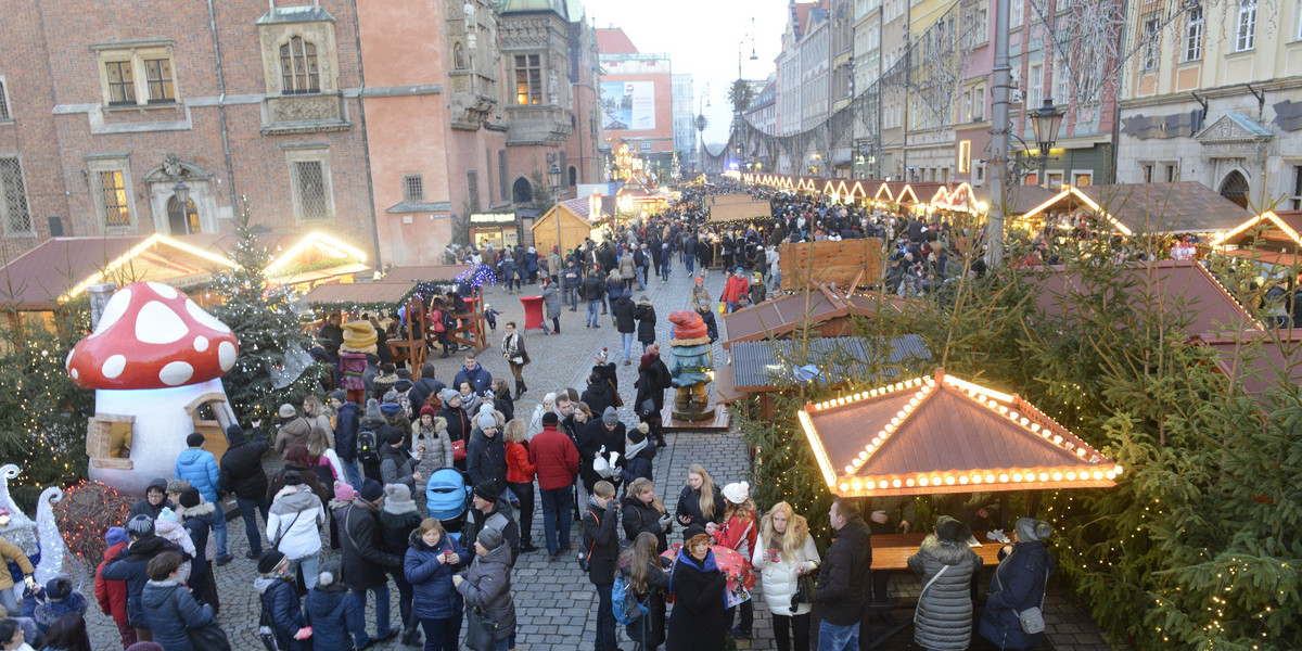 Pierwsze jarmarki bożonarodzeniowe już zostały otwarte.