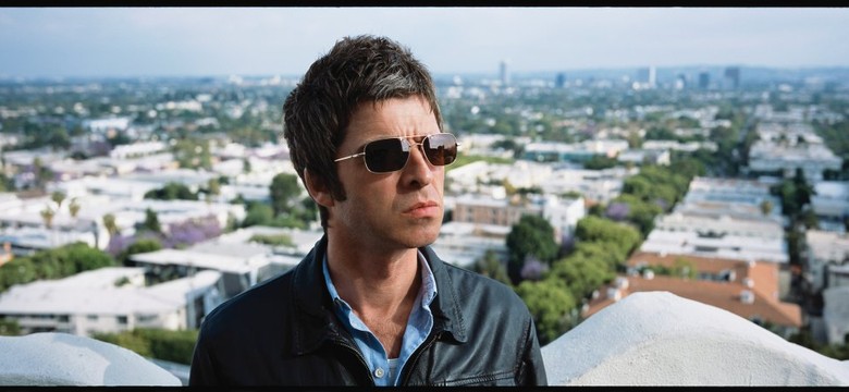 Noel Gallagher rozbiera Mischę Barton – zobacz!