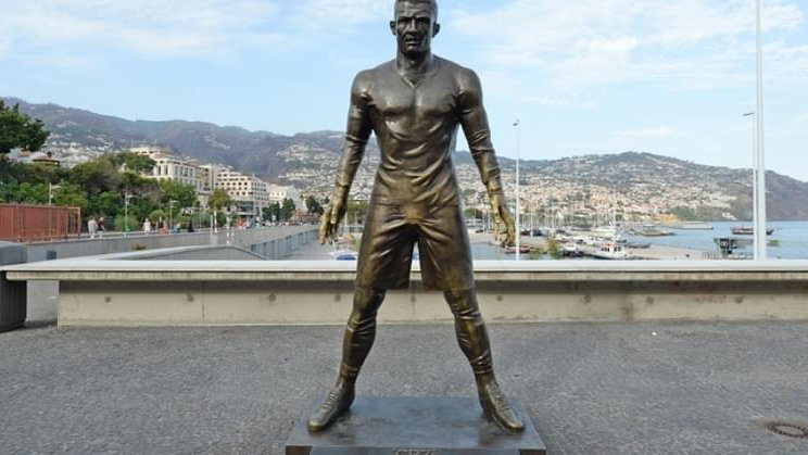 pomnik Ronaldo