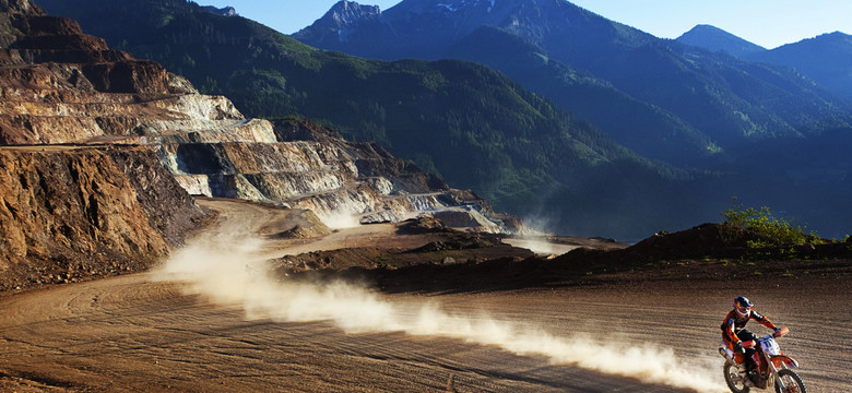 Taddy Błażusiak zaprasza do wzięcia udziału w zawodach hard enduro - Red Bull 111 Megawatt