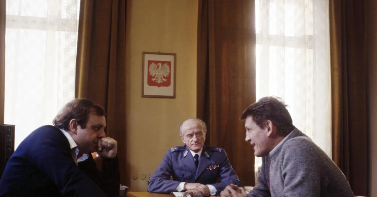 QUIZ dla wiernych fanów. Borewicz, czy Zubek? Który to powiedział w serialu "07 zgłoś się"?