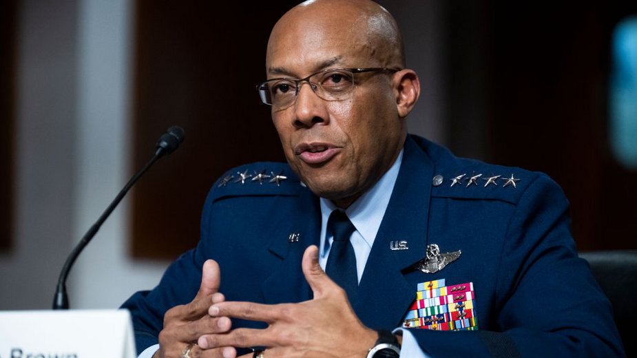 Szef Sztabu Sił Powietrznych gen. Charles Q. Brown podczas dyskusji w Kongresie na temat amerykańskiego programu obronnego — maj 2022 r.