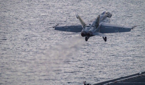 Američki bombarde se opasno približio ruskom avionu u Siriji