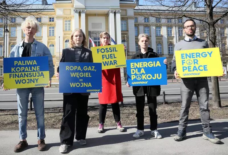 Greenpeace apeluje o zatrzymanie importu paliw kopalnych z Rosji