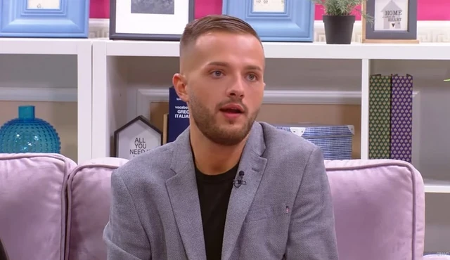 Srpska pevačica (52) maltretirala 25 godina MLAĐEG KOLEGU, on javno otkrio kroz šta je prolazio: "ŠLOGIRAM SE KADA JE VIDIM DA PEVA"!