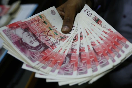 Vrednost funte varira