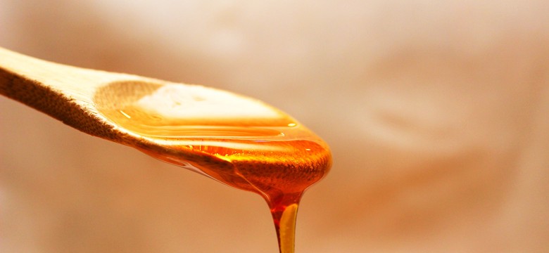 Jesienny hit: Krem z pieczonej pietruszki z miodem, jabłkiem i tymiankiem. Miód jako dodatek do herbat, warzyw i zup