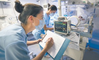 Grypa, RSV, ospa, COVID-19, szkarlatyna. Prawdziwa plaga chorób zapełnia szpitale dziećmi