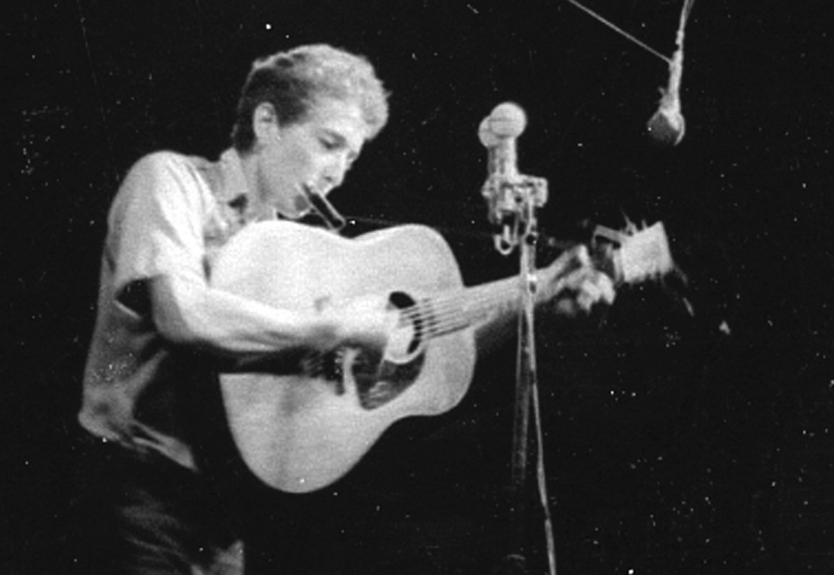 Dylan gra przeboje Franka Sinatry. „Shadows in the Night”