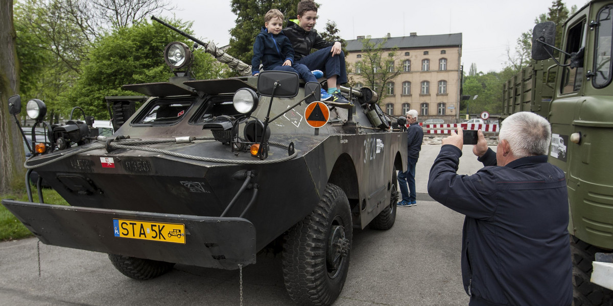 Sosnowiec. Piknik militarny z okazji 72. rocznicy zakończenia II wojny światowej 