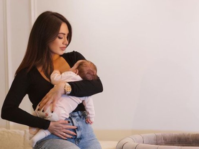 Ena Luna sa bebom  Dašom