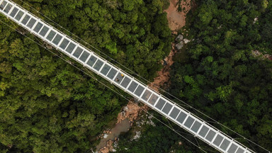 Rekordowy szklany most otwarty w Wietnamie