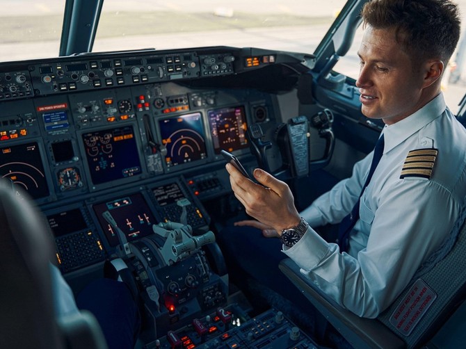 Pilot zamolio putnike da ne šalju gole slike u avionu