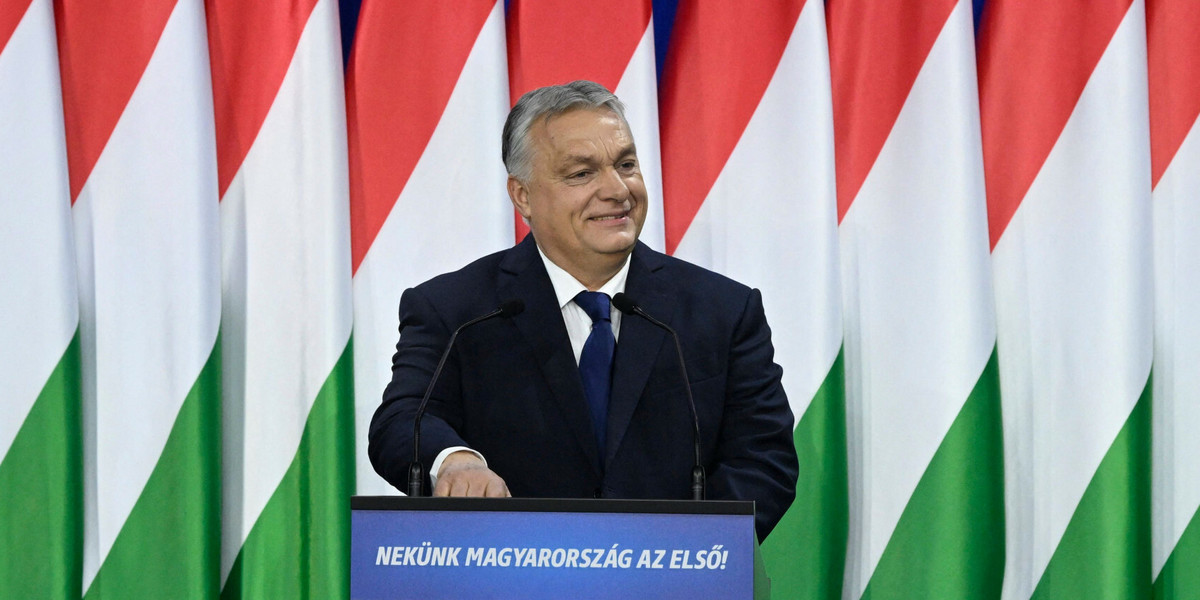 Viktor Orban podczas sobotniej konferencji prasowej.