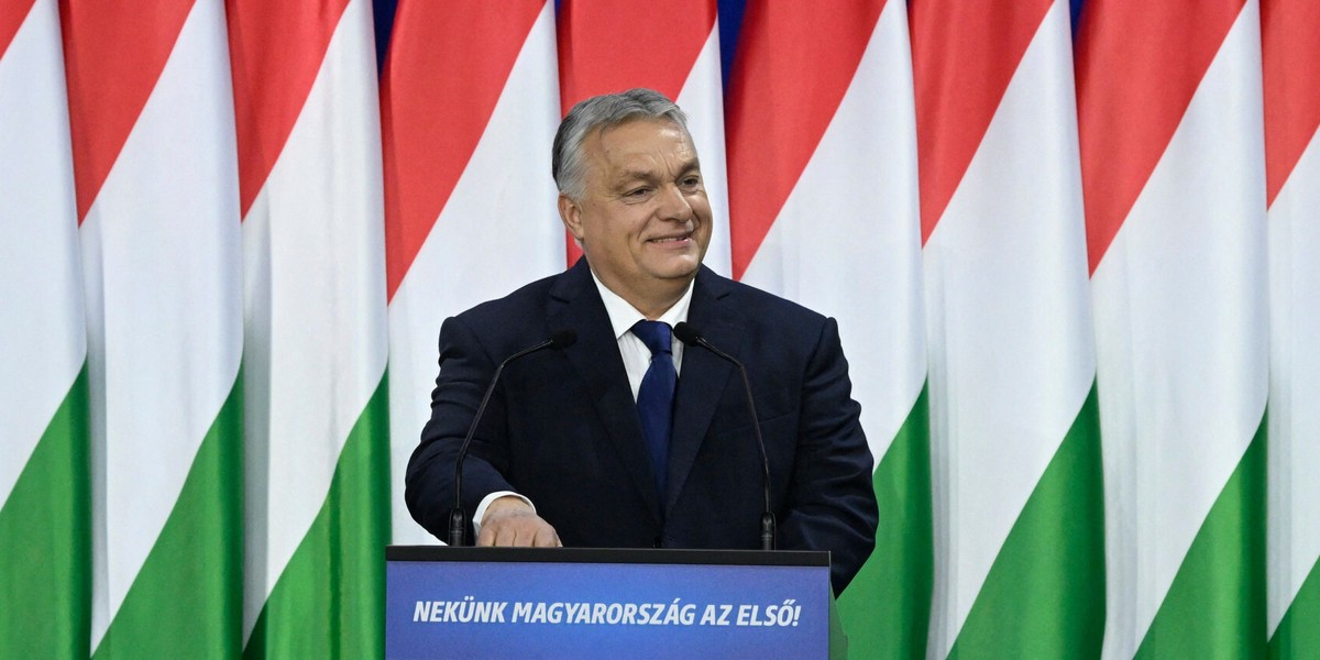 Viktor Orban podczas sobotniej konferencji prasowej.