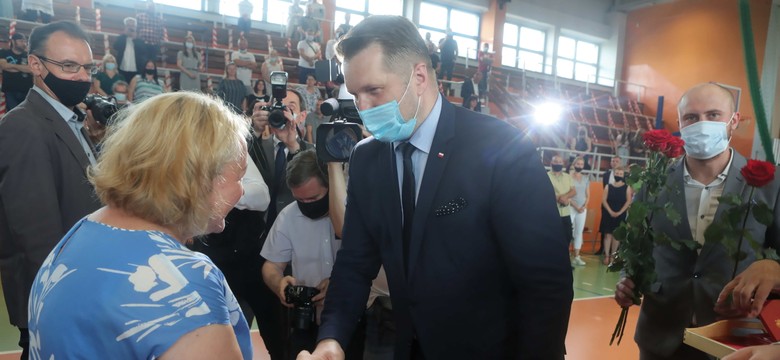 Czarnek: Dyrektorzy szkół nie chcą mieć kagańca od samorządów