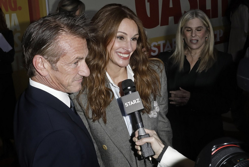 Julia Roberts i Sean Penn na premierze filmu "Gaslit" w Nowym Jorku.
