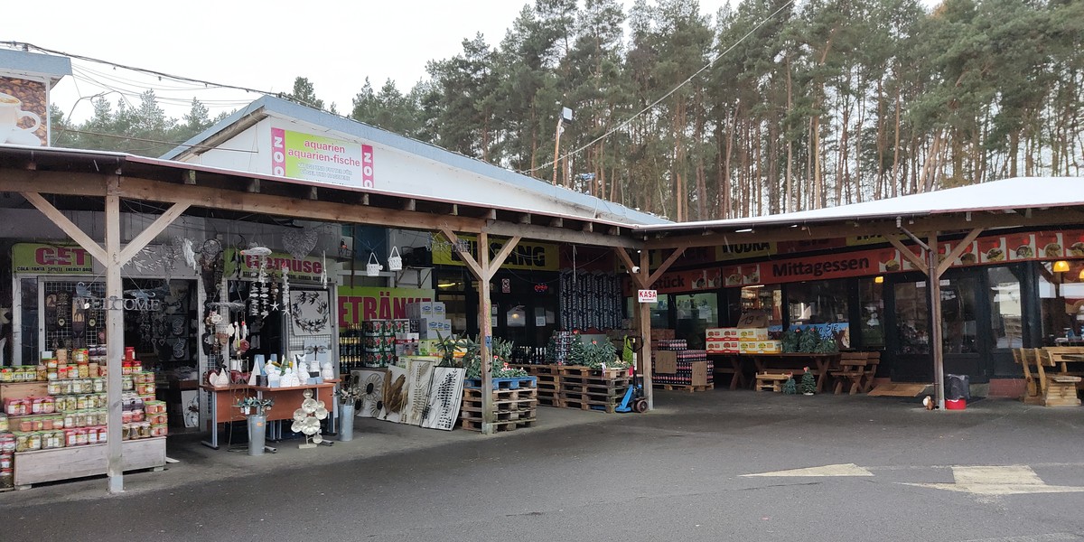 Targowiska przy granicy z Niemcami są podczas tego sezonu świątecznego zaskakująco puste.