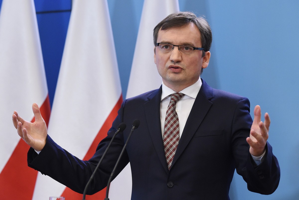 To spotkanie w siedzibie TK było spotkaniem sędziów, a nie stricte sądem konstytucyjnym - oświadczył we wtorek minister sprawiedliwości-prokurator generalny Zbigniew Ziobro
