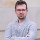 logo Piotr Wróblewski