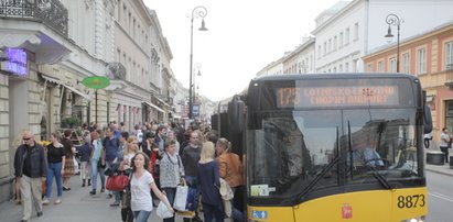 Władza zabiera nam, a sobie?