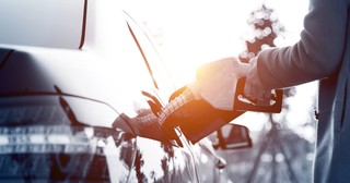 Politycy decydują się na wprowadzenie zakazu stosowania nowych silników spalinowych