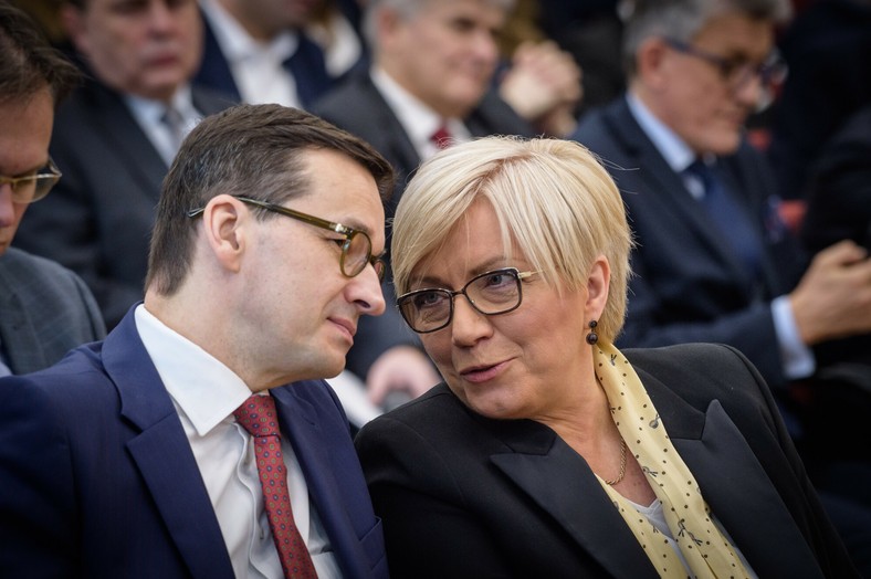 Mateusz Morawiecki i TK Julia Przyłębska. Luty 2018 r. — tuż po premierowskiej nominacji dla Morawieckiego. W układankach wewnątrz Zjednoczonej Prawicy Przyłębska jest uważana za sojuszniczkę szefa rządu