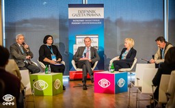 Czy komunikujące się ze sobą pojazdy podniosą bezpieczeństwo na drogach?