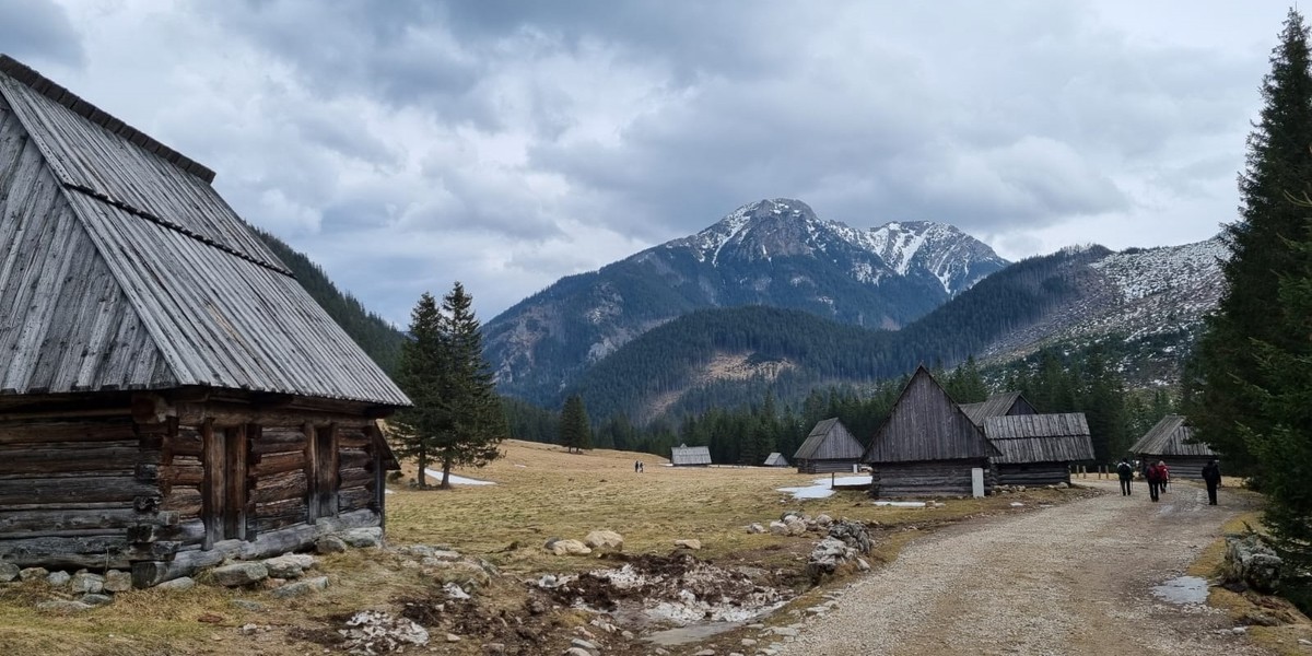 Za nami pierwszy dzień meteorologicznej wiosny, 1 marca. Na dzisiaj synoptycy zapowiadają od 11 do 15 stopni. 