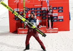 PŚ w skokach: Król wrócił w wielkim stylu: Stoch zaimponował w Zakopanem
