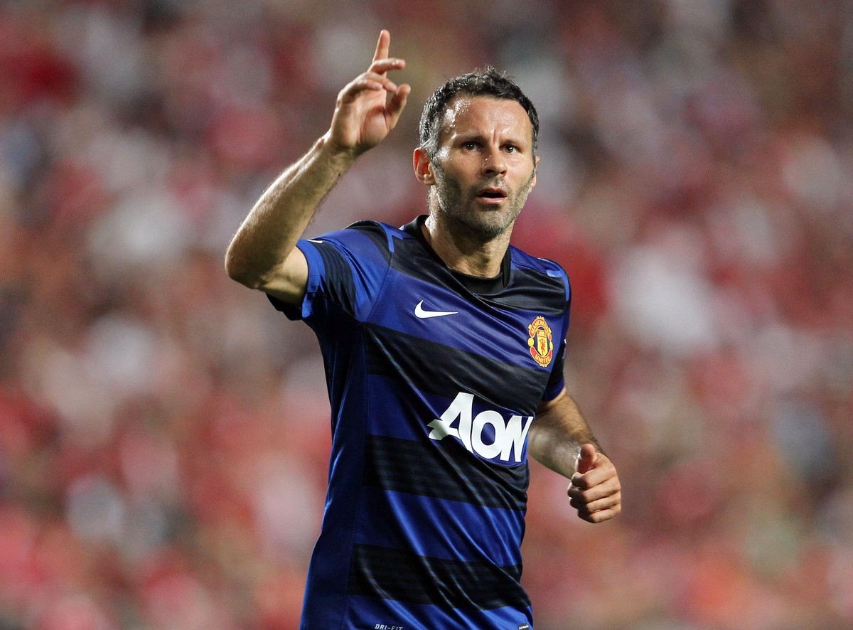 Giggs nie kończy kariery. 38-letni piłkarz przedłużył kontrakt