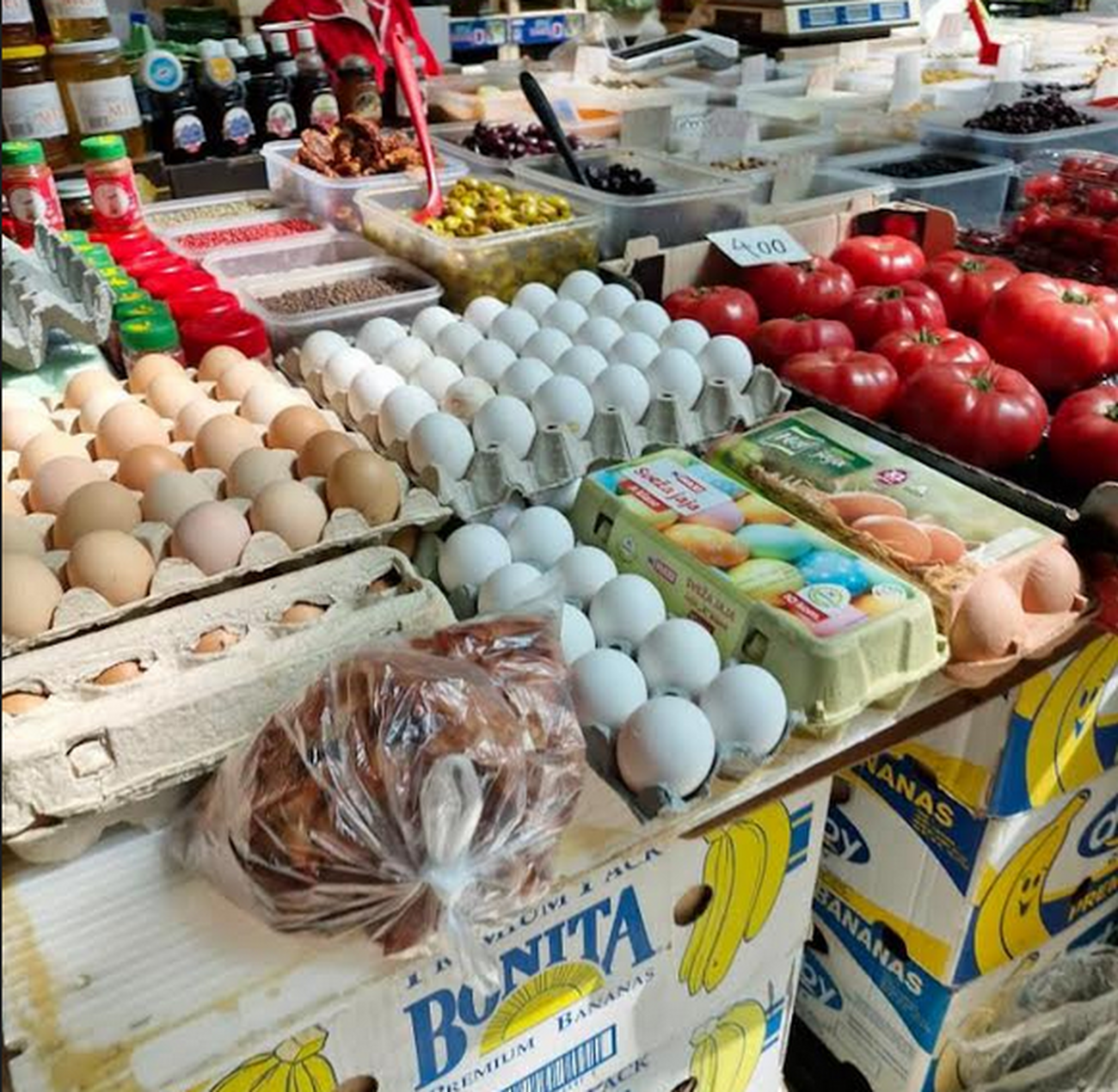 Bela jaja trostruko skuplja nego inače! Ovo je detaljan cenovnik pakovanja pred Vaskrs: Nije isto na pijacama i u marketima (foto)