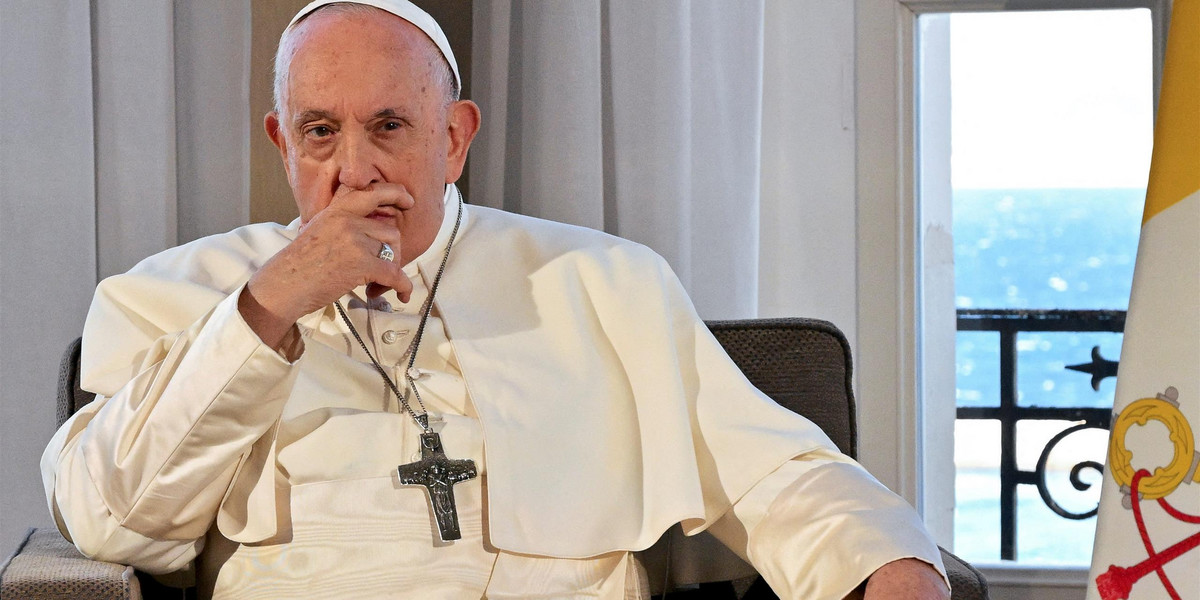 Papież będzie błogosławił parom jednopłciowym? Wskazał warunki.