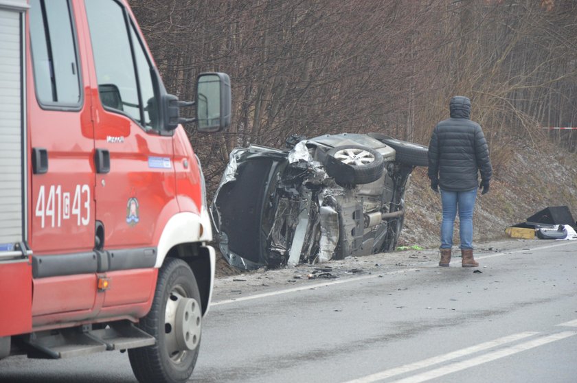 Makabryczny wypadek pod Żukowem. Nie żyją dwie osoby