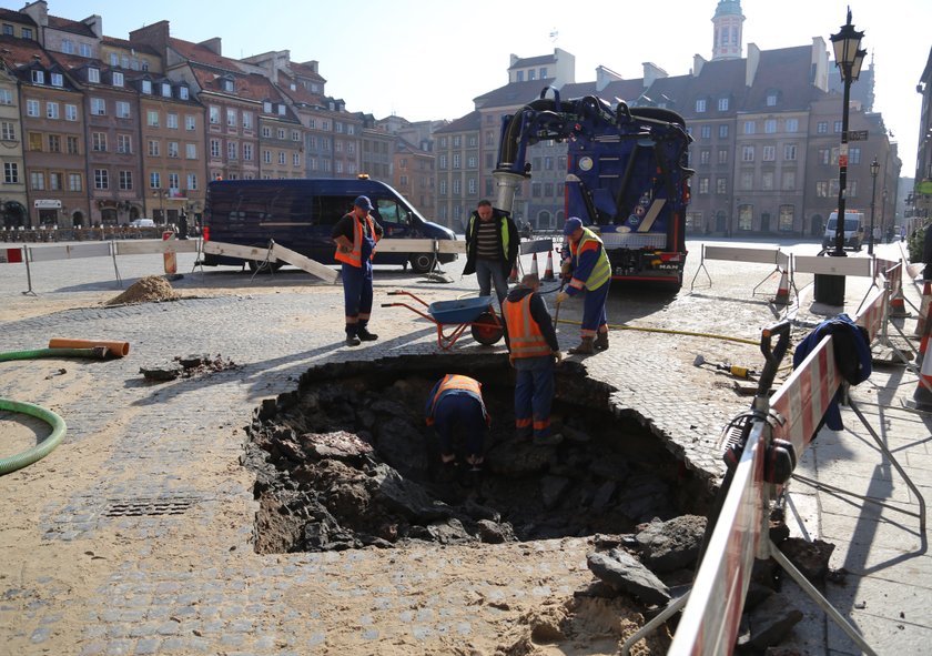 Awaria wodociągowa na Rynku Starego Miasta