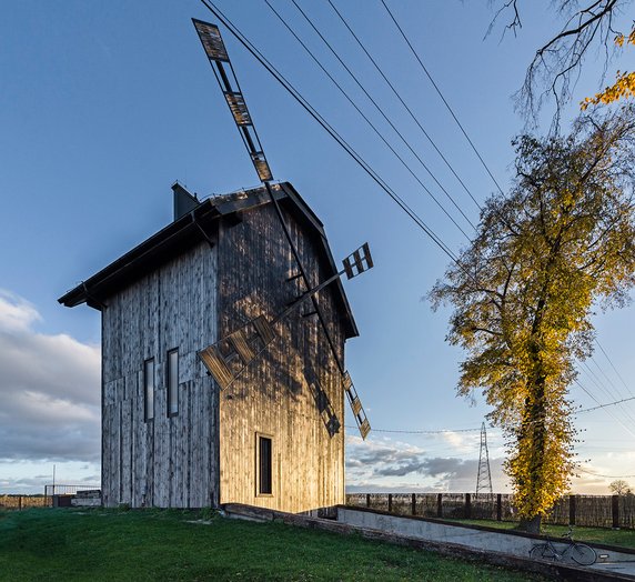 Dom w starym wiatraku na Lubelszczyźnie. Architekci zmienili ruinę w cudo!