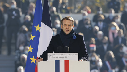 Emmanuel Macron titokban lecserélte a francia zászlót 