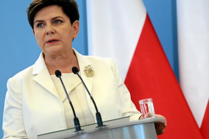 44 proc. Polaków popiera premier Beatę Szydło, zwolenników rządu jest mniej