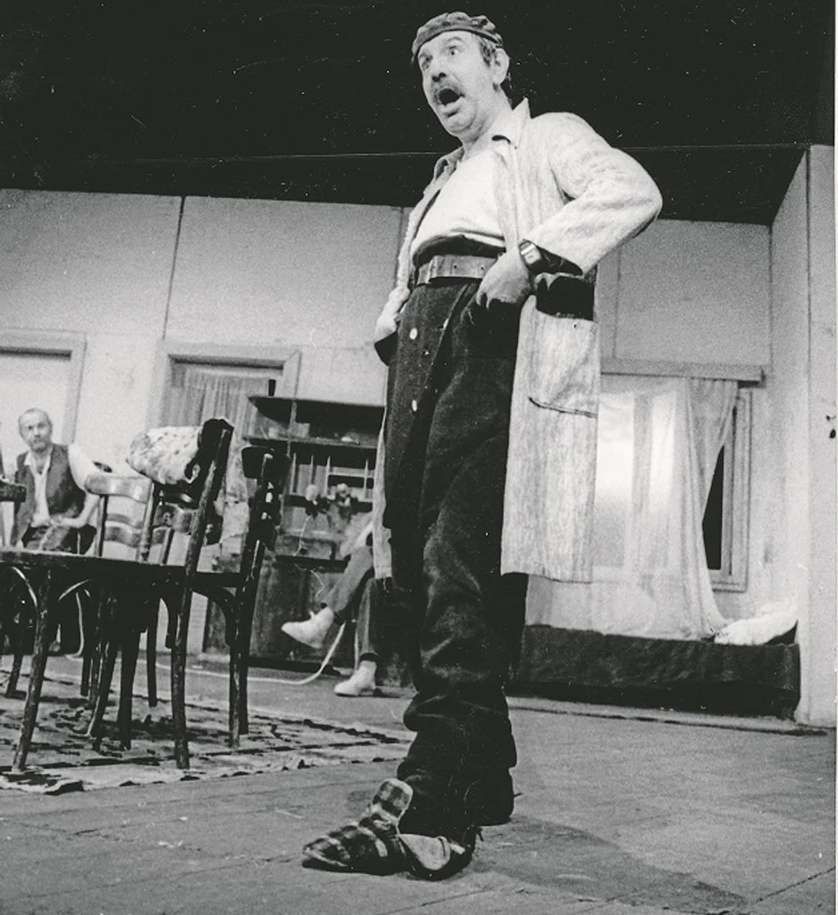 „Ja bih te molio, Rumenka, da
obratiš pažnju na
ponašanje, Rumenka. Fundamentalno
obrati pažnju na
ponašanje!“