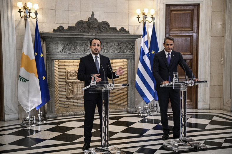 Prezydent Cypru i premier Grecji na wspólnej konferencji prasowej w Atenach, 10 listopada 2023 r.