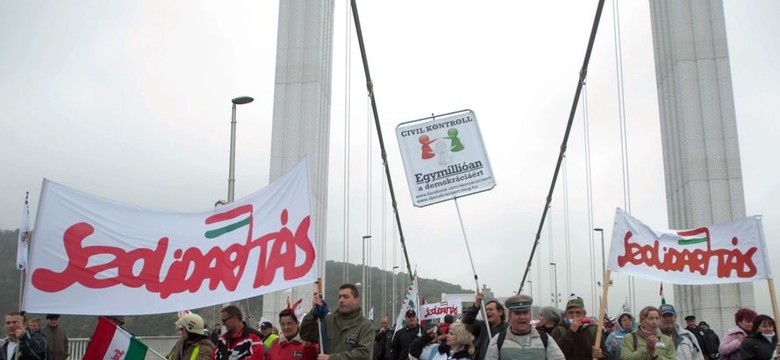 W Budapeszcie mają dość Orbana? Znaczące transparenty