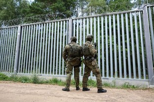 Migranci w Osinowie. Czy Niemcy złamali prawo?