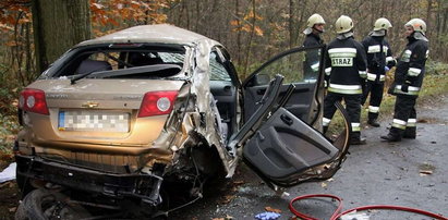 Zdjęcia. Tragiczny wypadek chevroleta